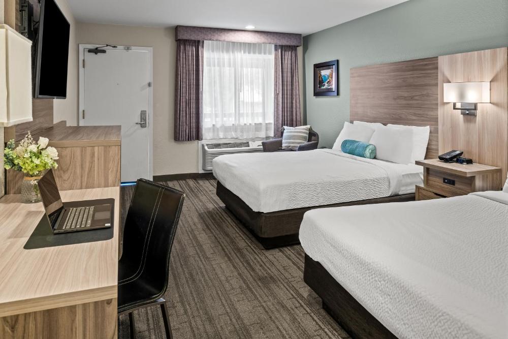 Queen Room with Two Queen Beds interior